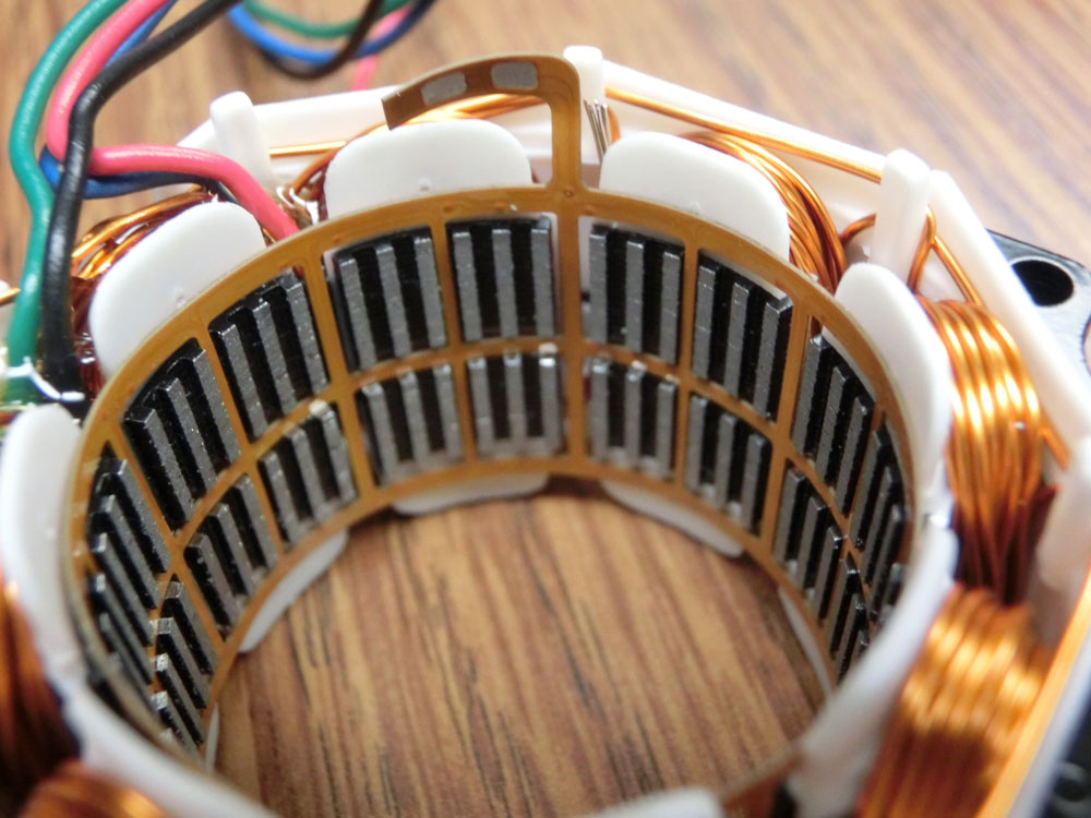 Closed Loop Control of Hybrid Motors Power Transmission